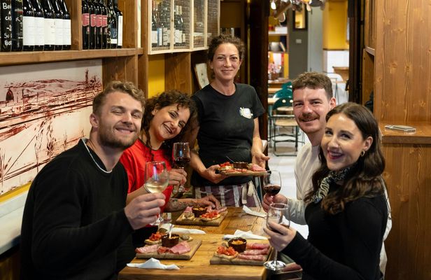 Florence local food tour in Santo Spirito with tastings and dinner