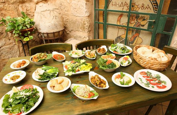 Dining experience with a local family in Amman