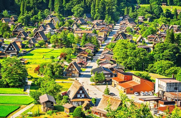 1-day trip to Shirakawa-go and Takayama from Nagoya