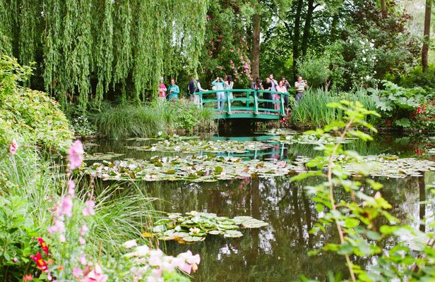 Monet's House and Gardens ticket and Giverny bike tour from Paris