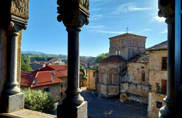 Full-Day Town of the Western Coast of Cantabria Guided Tour