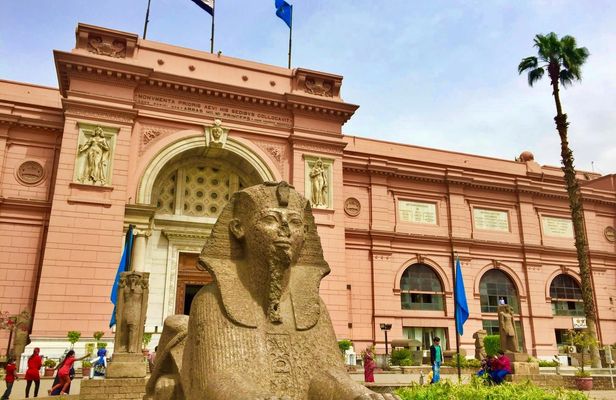 Cairo's Highlights Tour from Luxor with First-Class Train Tickets