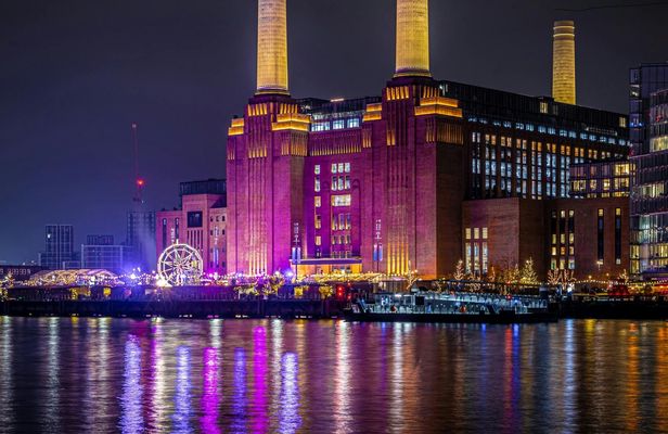 Dark Comedy and Pizza Night on the Iconic Battersea Barge