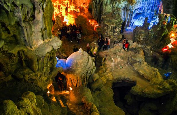 Ha Long Bay boat and caves full-day tour from Ha Noi