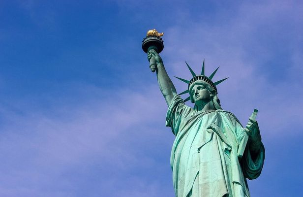 Statue of Liberty and Immigration Museum with Ferry and Audio Guide