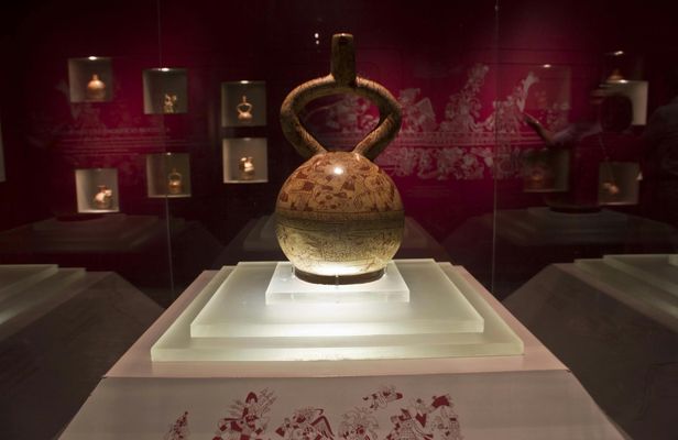 Lima tour with cathedral, San Francisco church, and Larco Museum