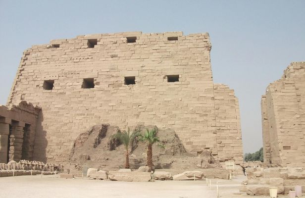 Ancient city of Luxor guided tour with lunch from Hurghada