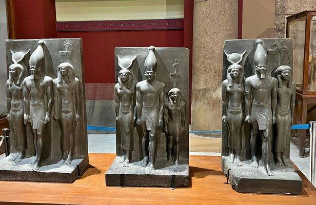 Full-day tour to Cairo from Hurghada with pyramids and museum