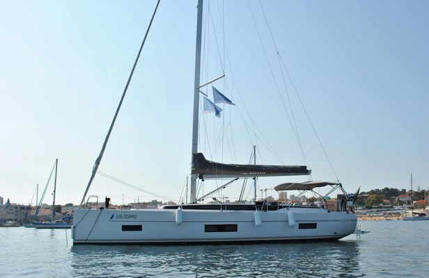 Cascais private cruise with a welcome drink