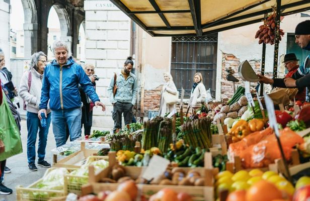 Rialto Market Tour, Cooking Class, and Lunch in Venice
