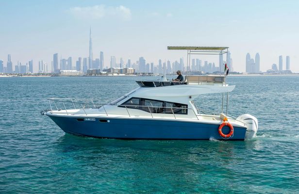 Rent a 40-foot boat and experience Dubai with luxury