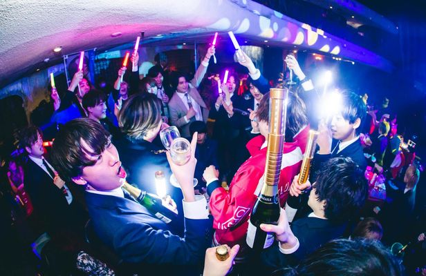 Host Club and Kabukicho Private Tour in Tokyo