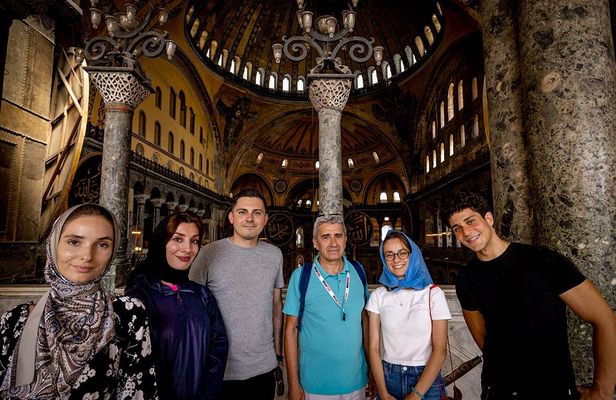 Discover the Bosphorus, Blue Mosque, Topkapi Palace and Basilica Cistern