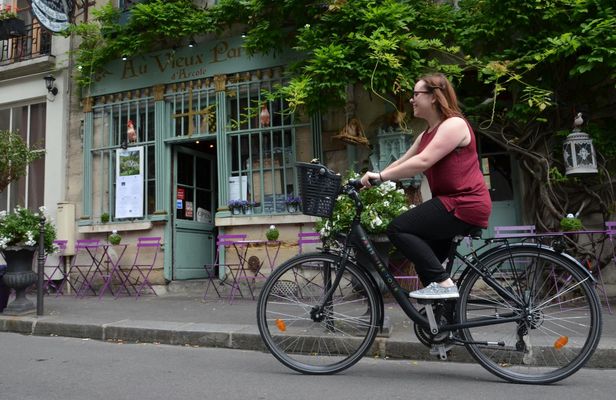 Historic and contemporary Paris bike tour