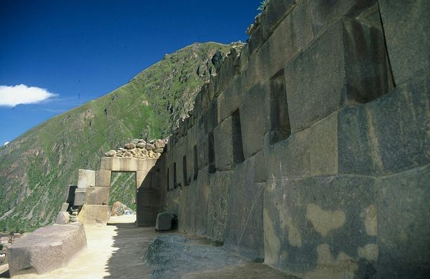 Half-day private tour to Ollantaytambo fortress