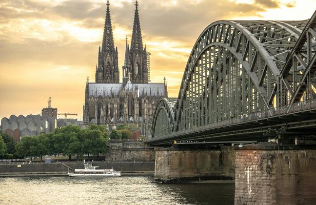Guided day trip to Cologne and Antwerp from Amsterdam