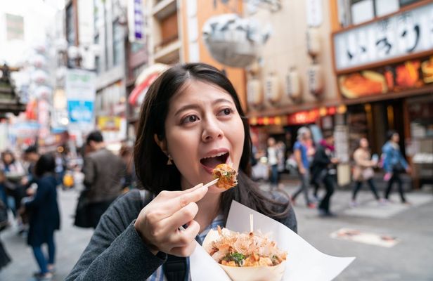 Traditional Japanese guided food tour in Osaka
