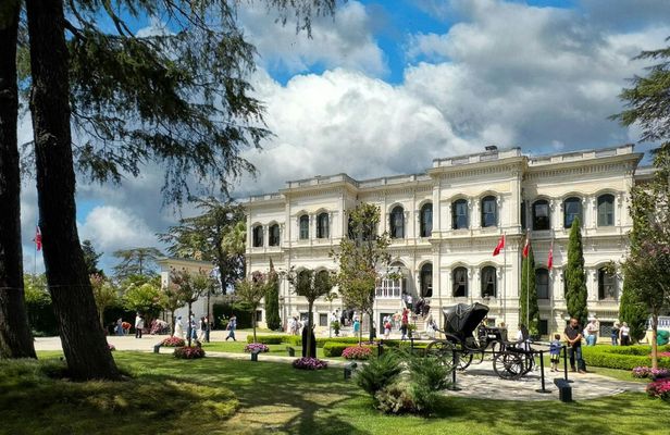 Yildiz Palace Skip-the-Line Ticket and Audio Guide