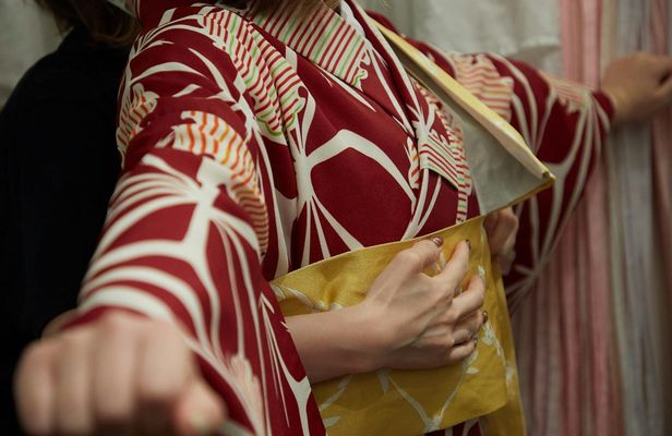 Half-day Tokyo Kimono photoshoot tour in Asakusa