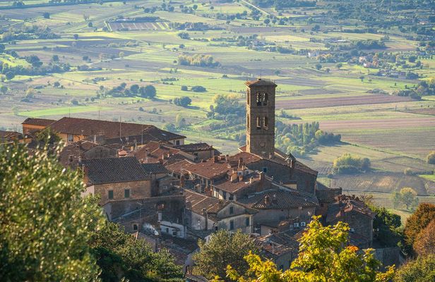 Arezzo and Cortona Guided Tour from Siena with Lunch
