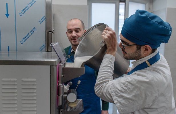 Create Your Own Frozen Praline in Florence