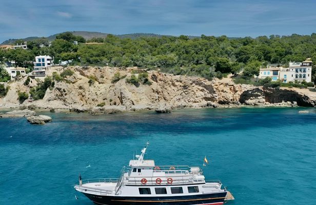 Boat Tour with BBQ Lunch and Snorkelling in Mallorca