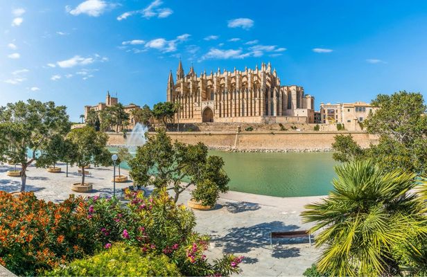 Palma de Mallorca: Small-Group Tour & Fast-Track Cathedral