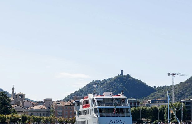 Guided City Tour and Panoramic Lake Cruise