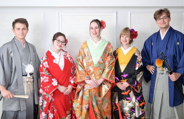 Traditional Japanese wedding photo shoot experience in Tokyo