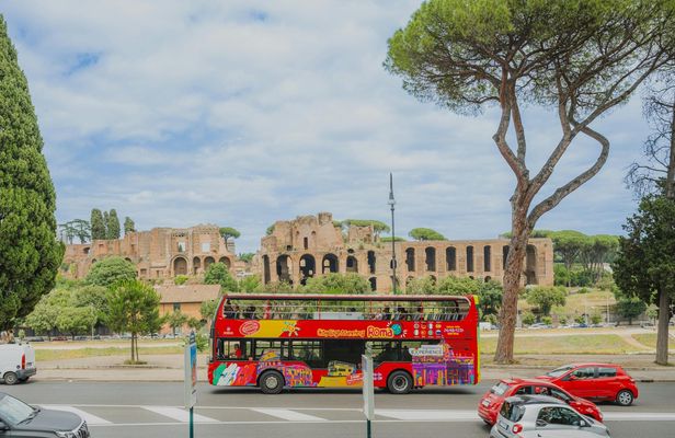 Rome Hop-On Hop-Off Tour with Bus Transfer from Civitavecchia