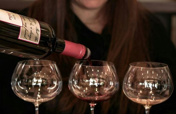 Two-Hour Guided Tasting Session of Local Wines in Siena