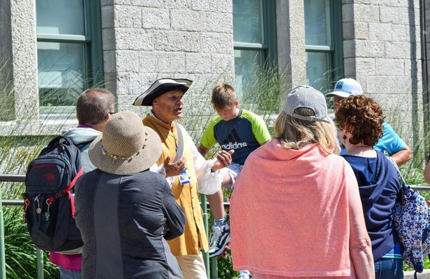 Historic walking tour of Quebec City