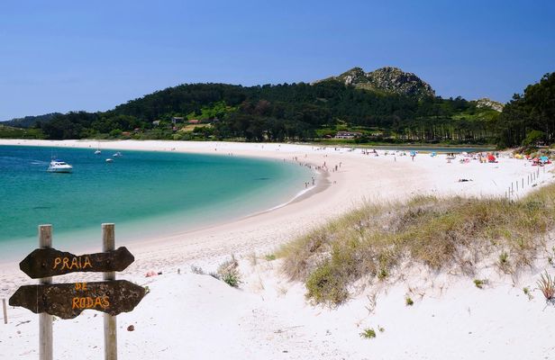 Cies Islands Cruise by Sailboat with Snorkel and Paddle Surf