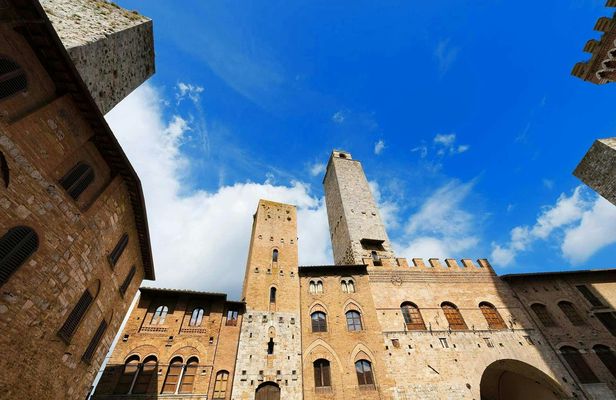 San Gimignano and Volterra Tour from Siena with Lunch