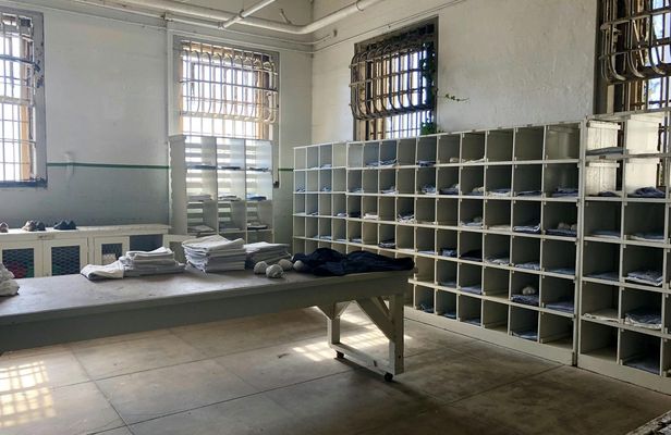Muir Woods and Sausalito tour with Alcatraz tickets