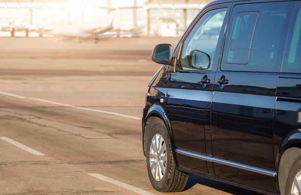 One-way private transfer from Split airport to Split city
