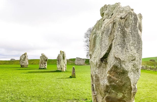 Stonehenge and The Stone Circles of Avebury Tour from London