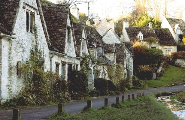 Small-Group Cotswolds Tour from London Including Bourton-on-the-Water