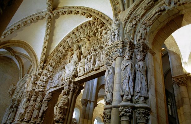 Santiago's Cathedral and Museum Guided Tour with Pórtico de la Gloria