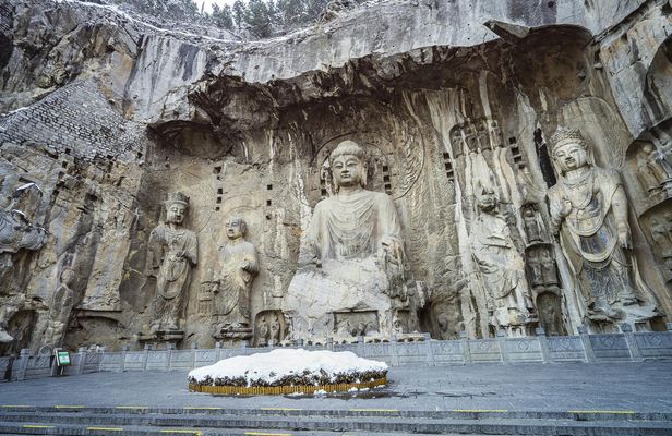 Zhengzhou private cultural tour to Shaolin temple and Longmen Grottoes