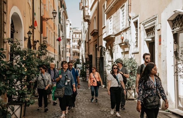 Guided tour of Rome's major sights and gelato tasting