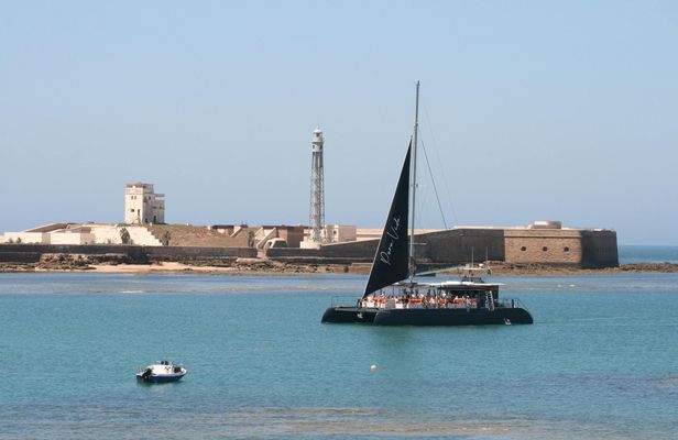 Trimilenaria catamaran experience in Cadiz
