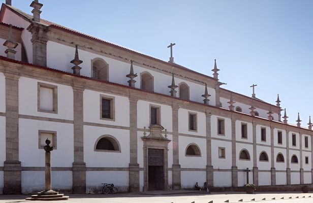 Arouca historic centre guided walking tour with optional meal