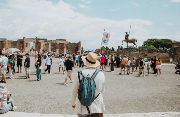 Tour of Pompeii with an archaeologist