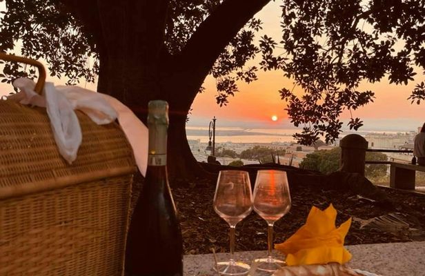 Panoramic City Tour of Cagliari with Exclusive Apéritif