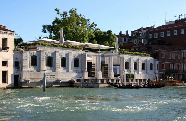 Peggy Guggenheim gallery and Sestiere Dorsoduro tour in Venice