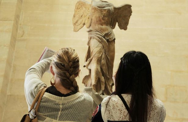 Louvre Museum Masterpieces Guided Tour with Reserved Access