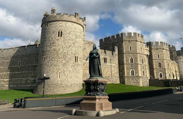 Windsor Castle and optional Tower of London tour with entry tickets