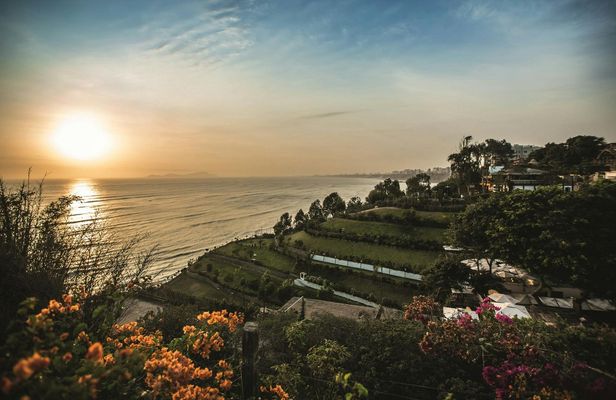 Miraflores and Barranco guided tour with pisco sour demonstration