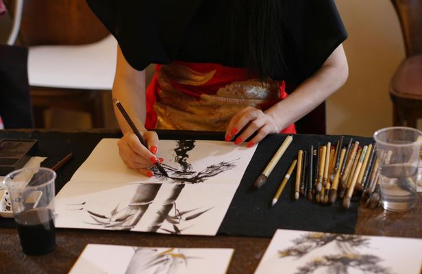 Suiboku-ga ink-wash painting workshop in a Japanese teahouse